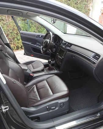 Skoda Superb cena 52000 przebieg: 166623, rok produkcji 2013 z Myszków małe 172